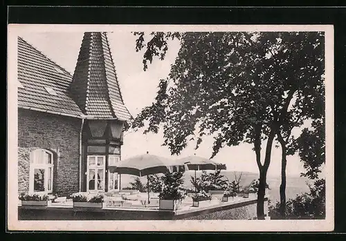 AK Porta Westfalica, Terrasse des Gasthauses Bismarckburg, Bes.: Otto Schultze