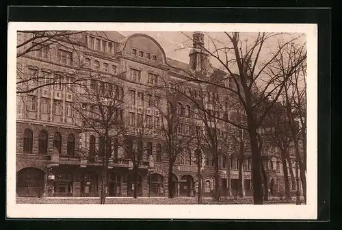 AK Hamburg-St.Georg, Gewerkschaftshaus mit Strassenpartie