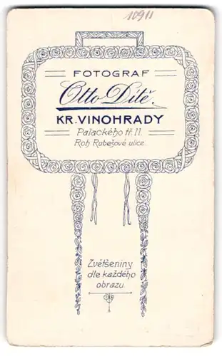 Fotografie Otto Dite, Kr. Vinohrady, Umrandung mit Rosen und Bändern