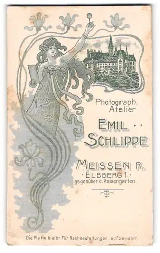 Fotografie Emil Schlippe, Meissen R., Elbberg 1, Ortsansicht mit Dame im Jugendstil