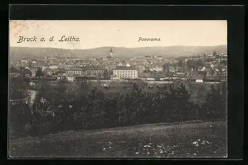AK Bruck a. d. Leitha, Ortsansicht aus der Vogelschau