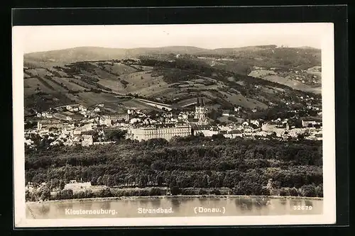 AK Klosterneuburg, Ortsansicht, Uferpartie mit dem Strandbad, Donau