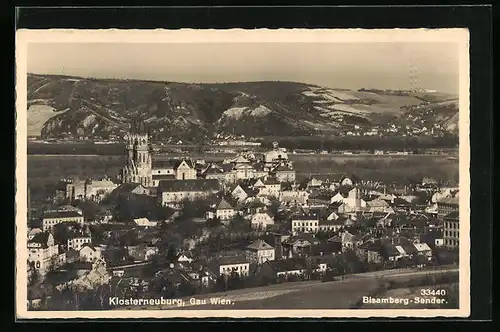 AK Klosterneuburg, Totalansicht vor Bergpanorama