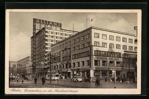 AK Berlin, Europahaus in der Saarlandstrasse, mit Passanten, Autos und Strassenbahn