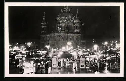 AK Berlin, Weihnachtsmarkt im Lustgarten