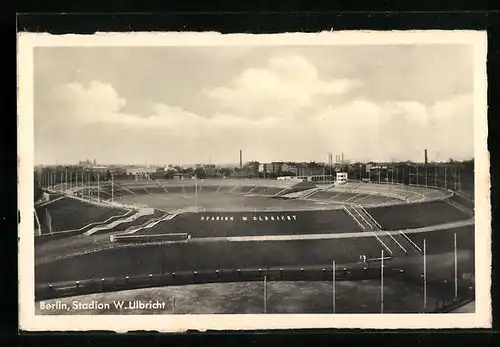 AK Berlin, Stadion W. Ulbricht aus der Vogelschau, Chausseestrasse