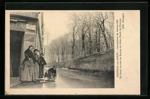 AK Gorunay-sur-Marne, Inondations de Janvier 1910, Un lavoir au coin du Bureau de tabac, Route de Champs