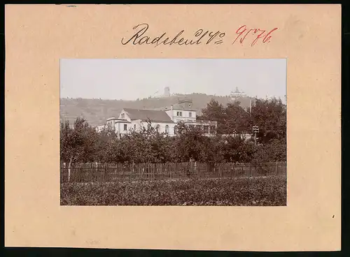 Fotografie Brück & Sohn Meissen, Ansicht Oberlössnitz, Blick auf die Grundschänke mit Bismarckturm und Spitzhaus