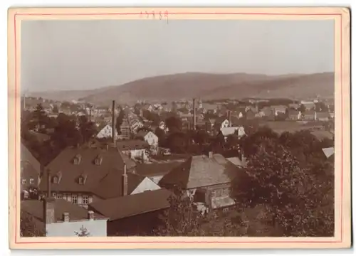 Fotografie Brück & Sohn Meissen, Ansicht Olbernhau i. Erzg., Blick über die Dächer der Stadt mit Strassenpartie