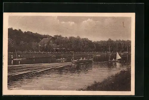 AK Berlin-Kohlhasenbrück, Familien-Restaurant Ruderheim mit Booten