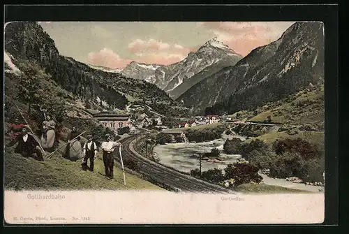 AK Gurtnellen, Ortsansicht mit Arbeitern auf dem Feld