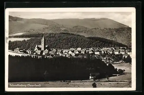 AK Schmallenberg /Sauerl., Panorama des Ortes mit Umgebung