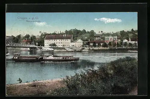 AK Crossen a. d. O., Bismarckstrasse mit Brücke und Dampfer