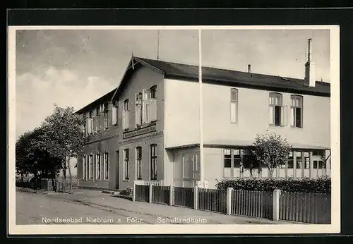 AK Nieblum /Föhr, Schullandheim von der Strasse gesehen