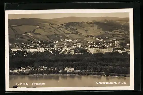 AK Klosterneuburg, Strandbad an der Donau aus der Vogelschau