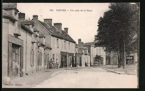 AK Yzeure, Un coin de la Place