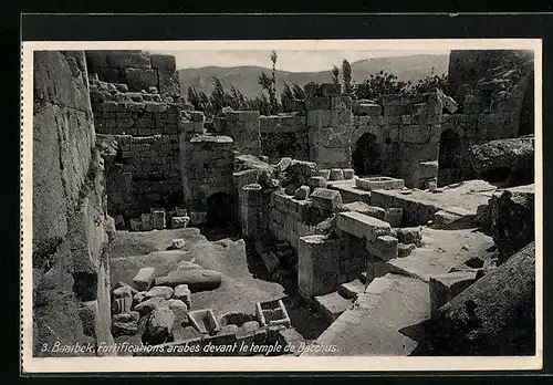 AK Baalbek, Arabischer Festungsbau vor dem Bacchus-Tempel