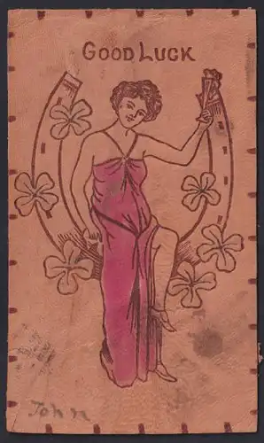 Leder-AK Good Luck, auf einem Hufeisen sitzende Schöne zeigt Bein