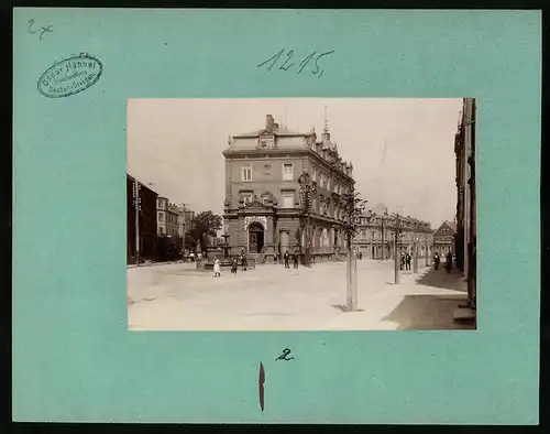 Fotografie Brück & Sohn Meissen, Ansicht Deuben, Dresdner Strasse am Rathaus mit Rathskeller, Litfasssäule