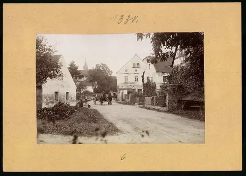 Fotografie Brück & Sohn Meissen, Ansicht Zottewitz, Dorfstrasse mit Wohnhäusern und Pferdefuhrwerk