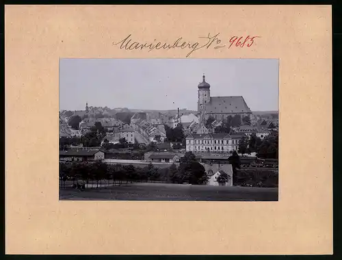 Fotografie Brück & Sohn Meissen, Ansicht Marienberg i. Sa., Blick auf den Bahnhof mit Bahnsteig und Stadtansicht