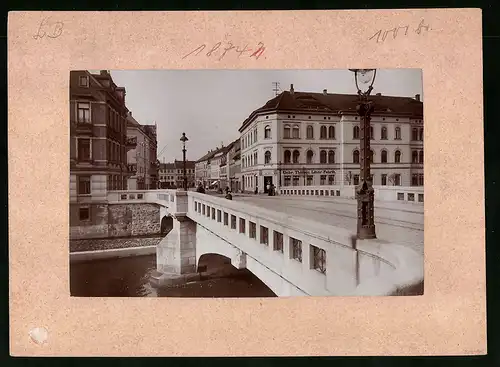 Fotografie Brück & Sohn Meissen, Ansicht Döbeln i. Sa., Oberbrücke, Colonialwarenhandlung Gebr. Thieme
