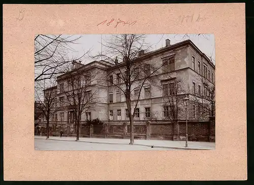 Fotografie Brück & Sohn Meissen, Ansicht Döbeln i. Sa., Strassenpartie am Gymnasium