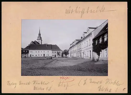 Fotografie Brück & Sohn Meissen, Ansicht Elstra i. Sa., Markt mit Wohnhäusern, Kirchturm