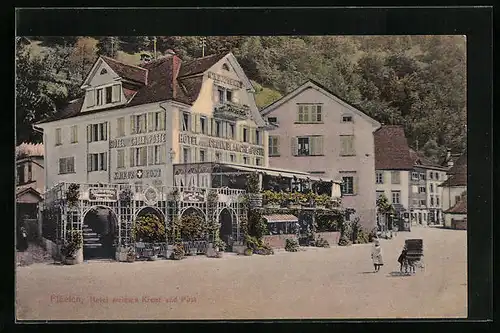 AK Flüelen, Hotel weisses Kreuz und Post von der Strasse gesehen