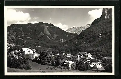 AK Seis am Schlern, Ortsansicht vor Bergpanorama