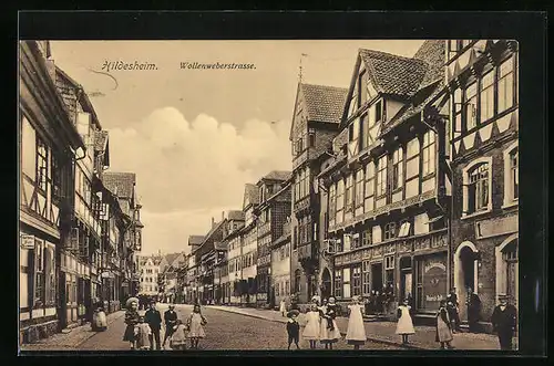 AK Hildesheim, Wollenweberstrasse mit Kindern