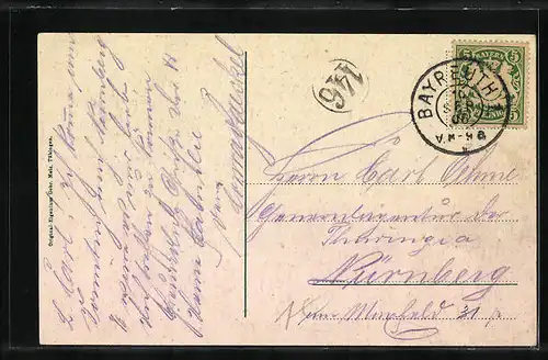 AK Bayreuth i. B., Passant am Schlossbrunnen