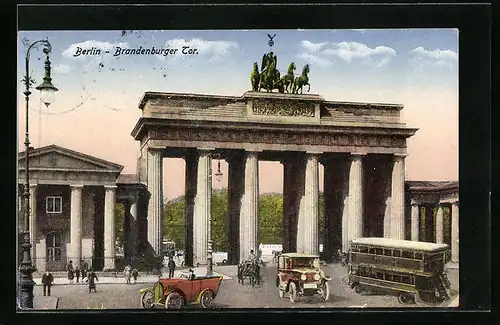 AK Berlin, Bus vor dem Brandenburger Tor