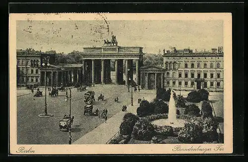 AK Berlin, am Pariser Platz mit Blick zum Brandenburger Tor