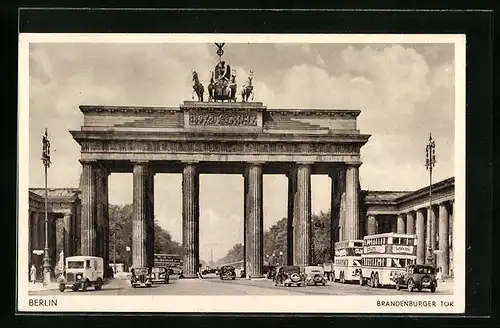 AK Berlin, Blick durch das Brandenburger Tor zur Siegessäule
