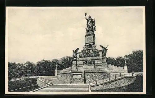 AK Rüdesheim a. Rhein, das National-Denkmal auf dem Niederwald, Vorderansicht