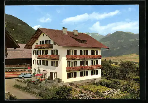 AK Greinwalden, vor der Pension Winklerhof