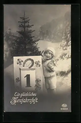 Foto-AK Amag: Kind im Wald mit einem Kalender und Glücksdevotionalien