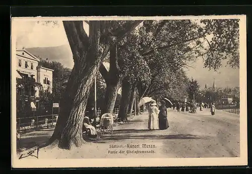 AK Meran, Passanten spazieren über die Giselapromenade