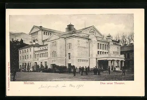 AK Meran, Menschen vor dem neuen Theater