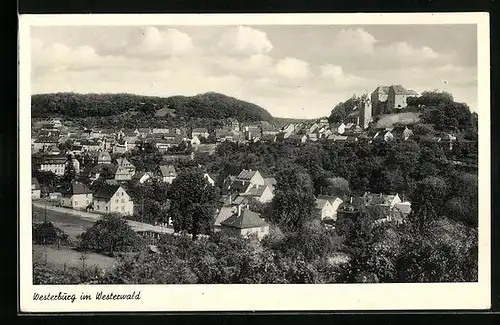 AK Westerburg im Westerwald, Blick auf die Stadt und die Burg darüber