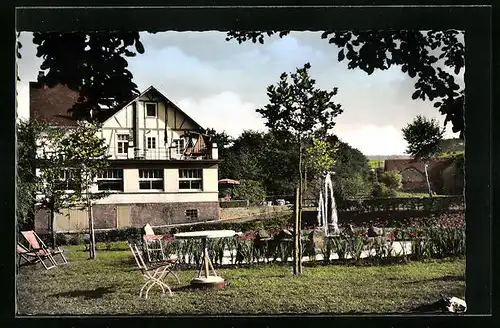 AK Niedersteinebach im Westerwald, im Garten am Haus Walde