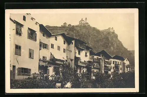 AK Klausen, Wohnhäuser mit Blick hinauf zum Schloss