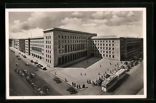 AK Berlin, Reichsluftfahrtministerium mit Strassenbahn