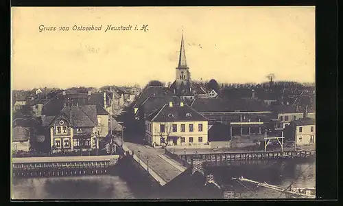 AK Neustadt i. H., Brücke in die Stadt, Blick zur Kirche