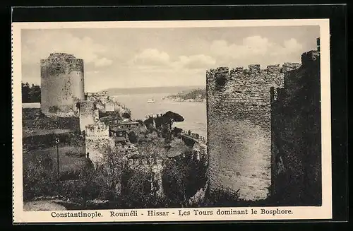 AK Constantinople, Roumeli, Hissar, Les Tours dominant le Bosphore