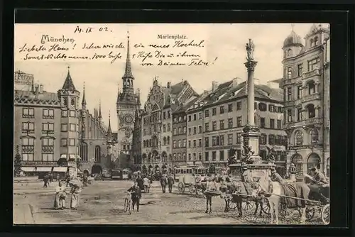 AK München, Strassenbahnen auf dem Marienplatz