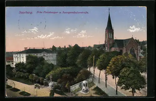 AK Saarburg, Ecke Pfalzburger-und Saargemünderstrasse, Blick zur Kirche