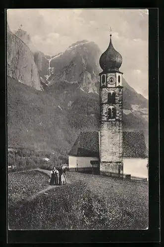 AK St. Valentin, an der Kirche mit Blick auf den Schlern