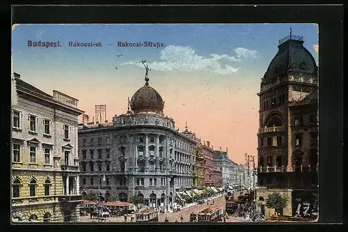 AK Budapest, Rakoczi Strasse, Strassenbahnen in der Stadt